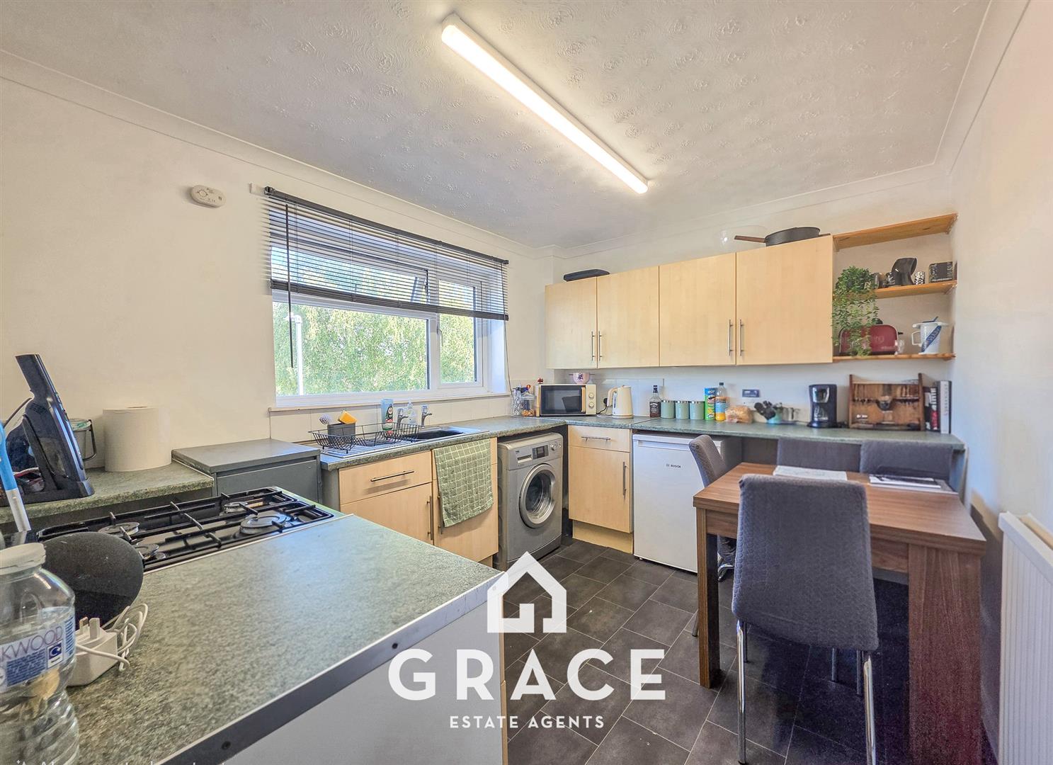 Flat Fairlight Close in Ipswich