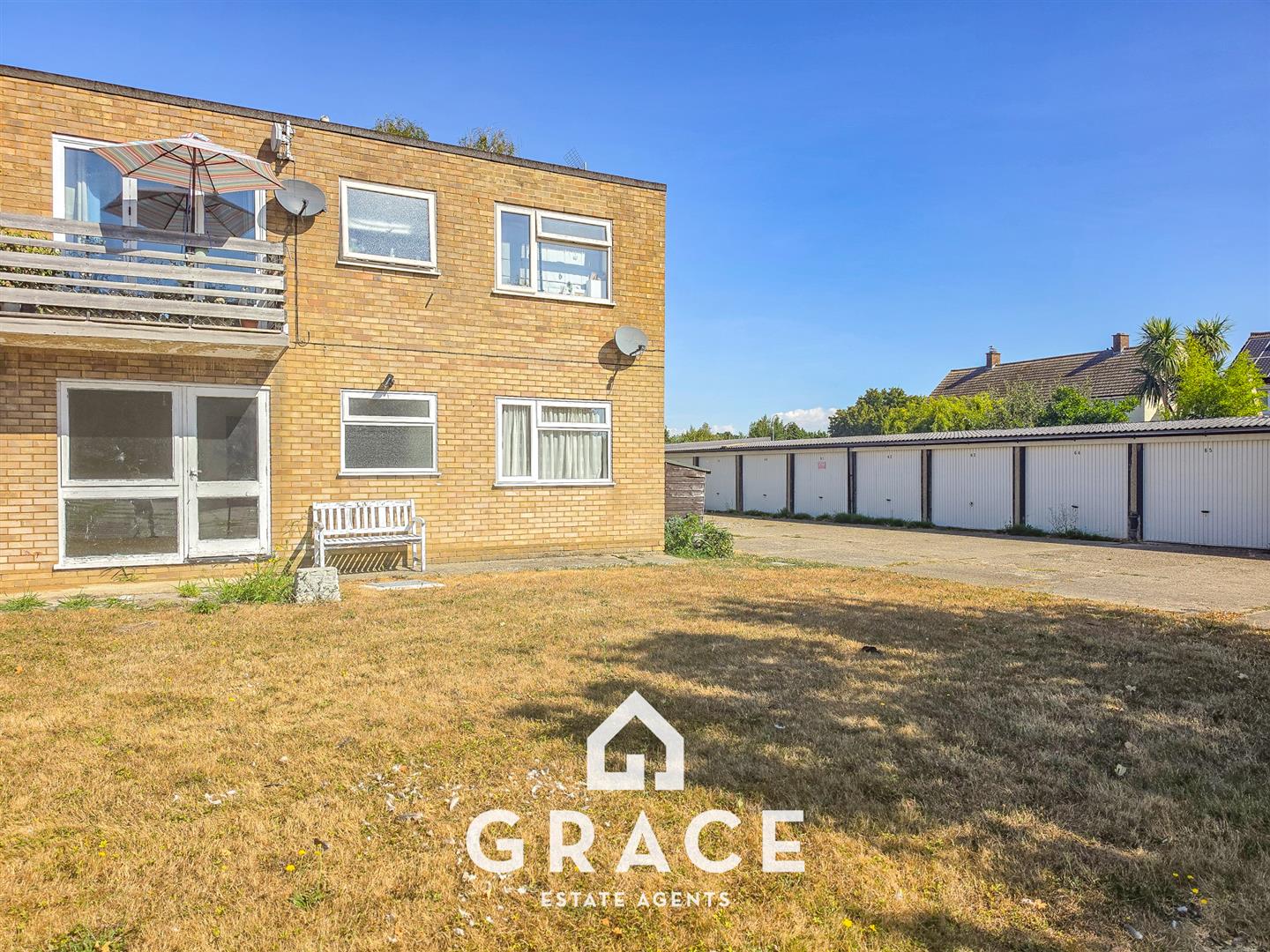 Flat Fairlight Close in Ipswich