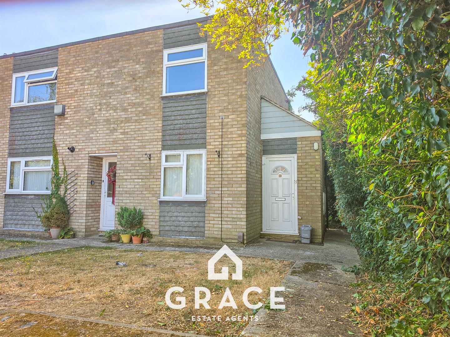 Flat Fairlight Close in Ipswich