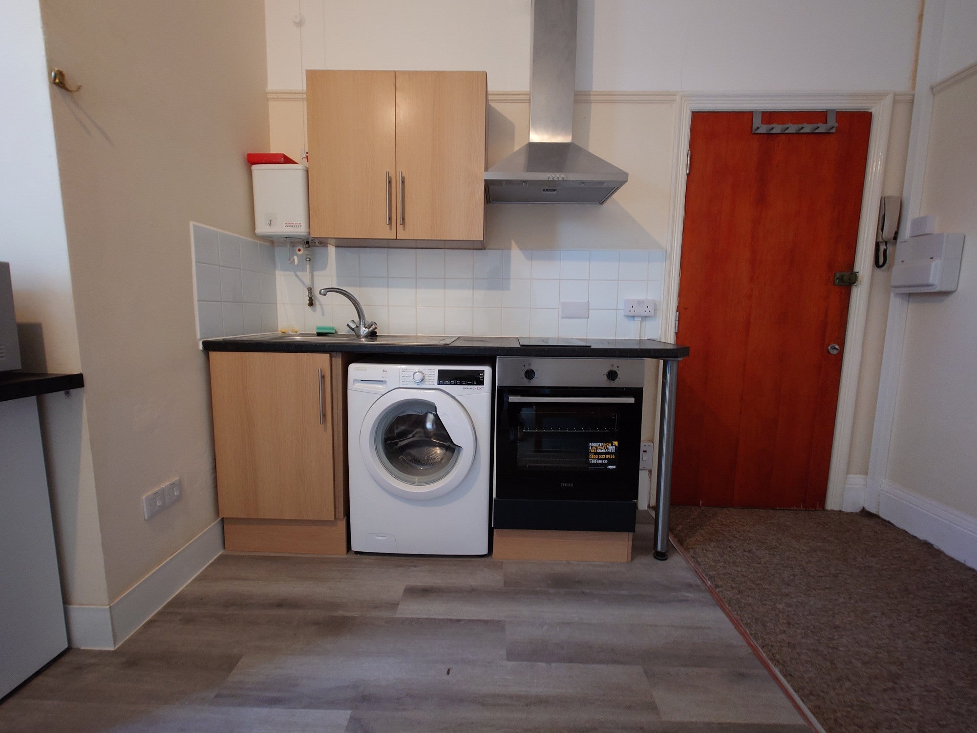 Flat Pitshanger Lane in Greater London