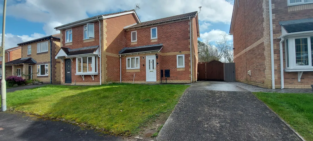 House Larch Drive in Llantrisant