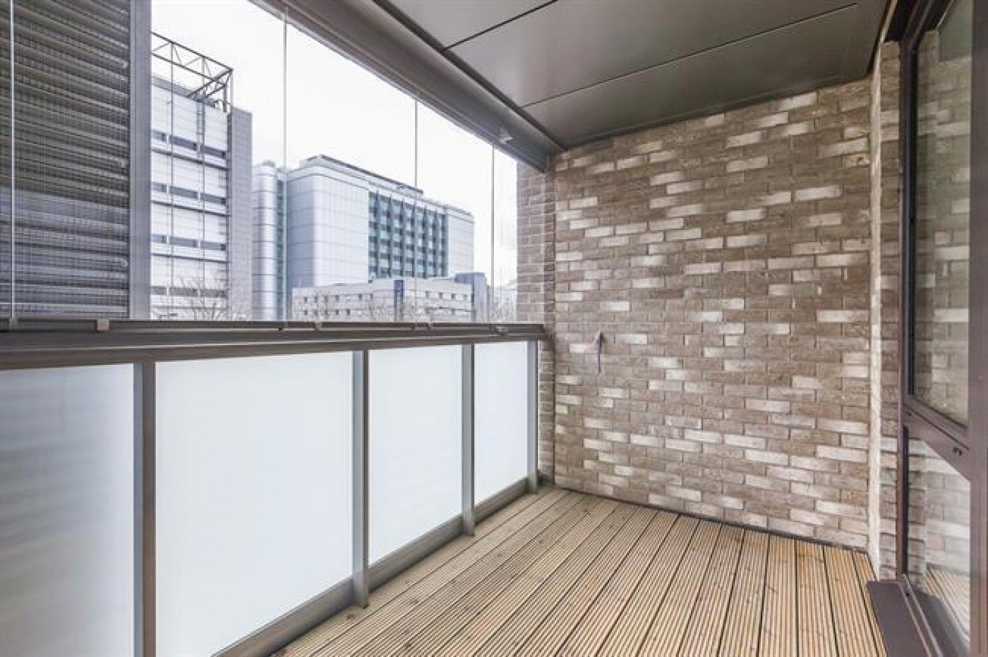 Flat Valencia Close in Greater London