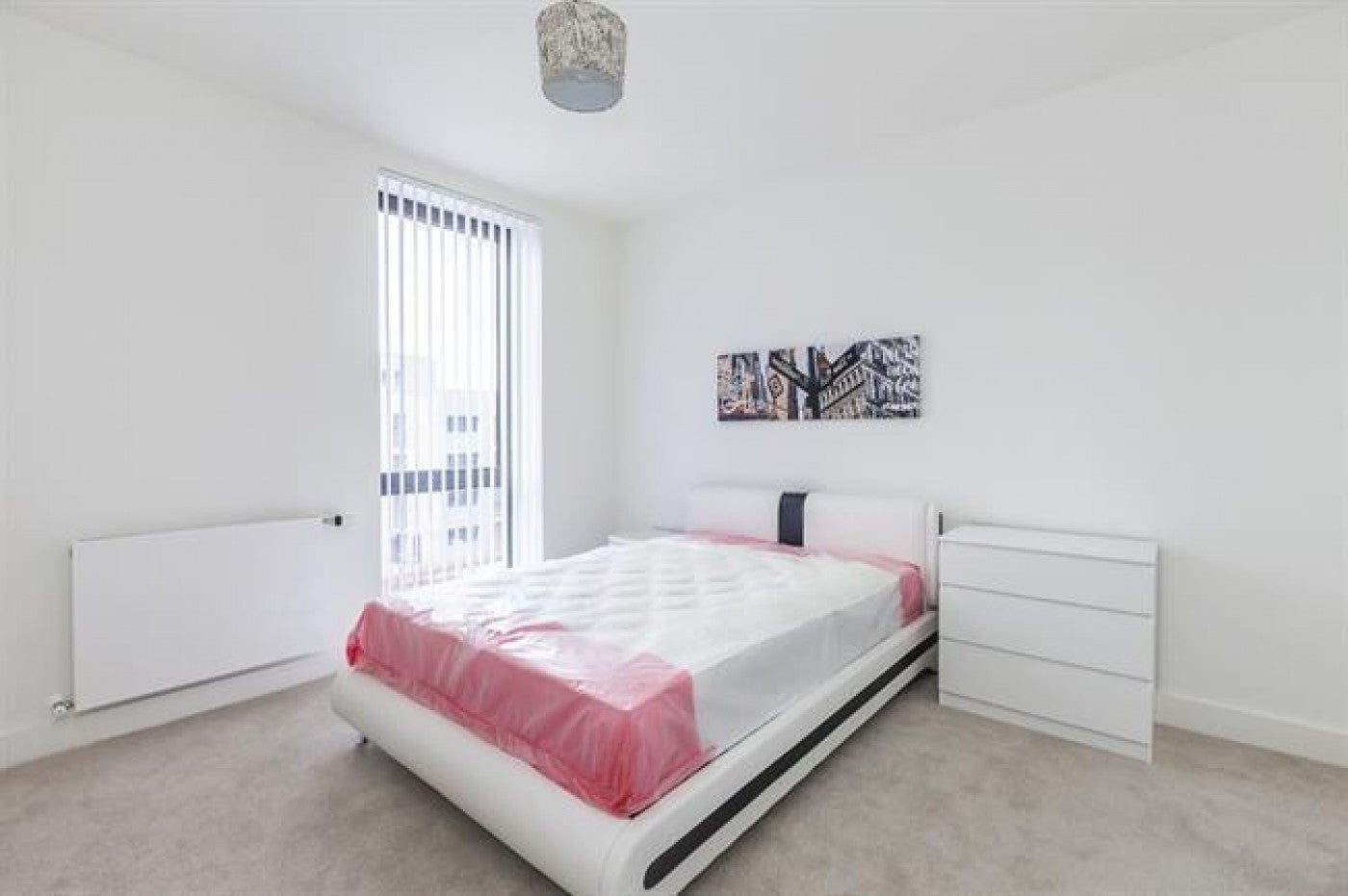 Flat Valencia Close in Greater London