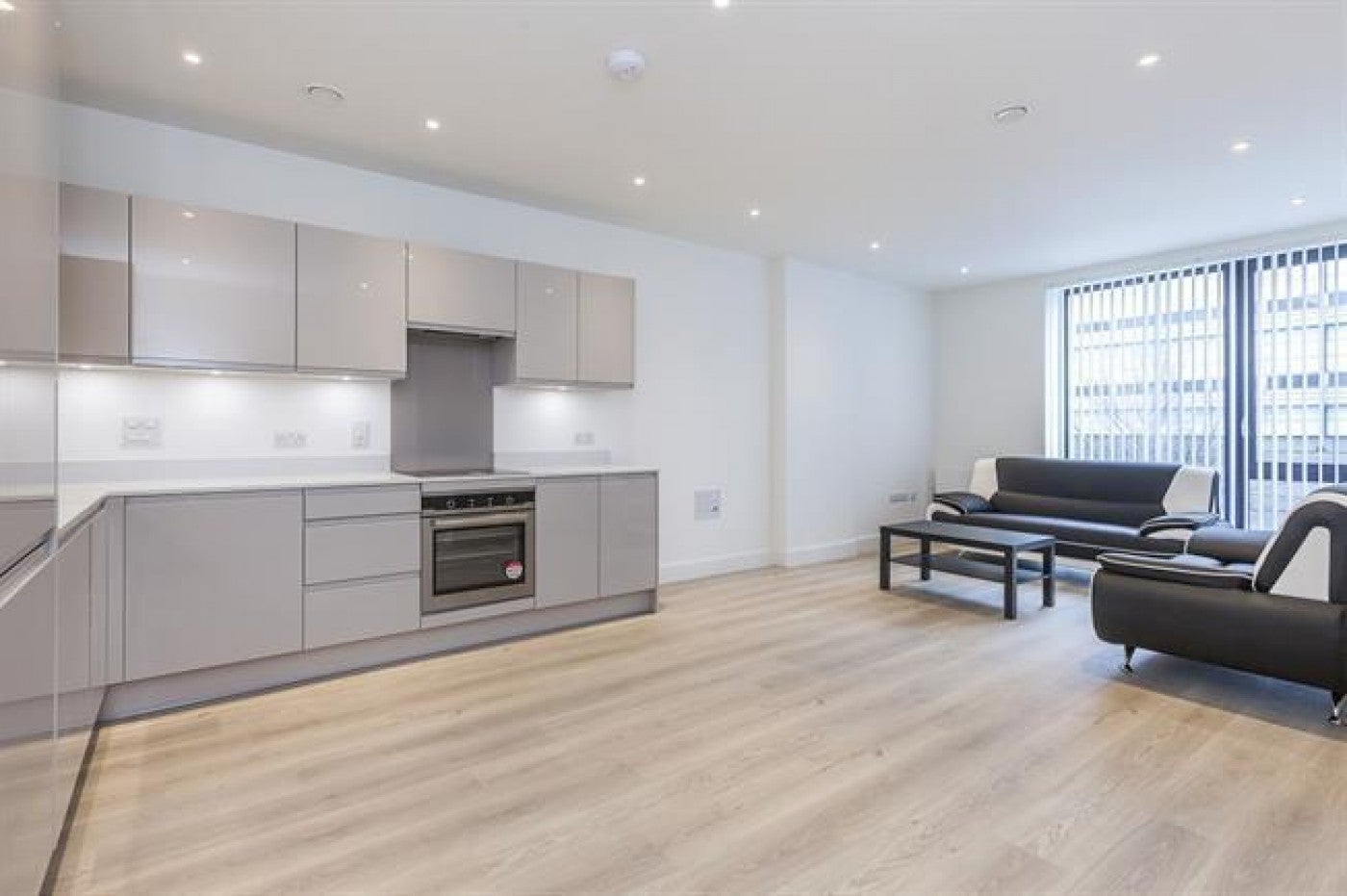 Flat Valencia Close in Greater London