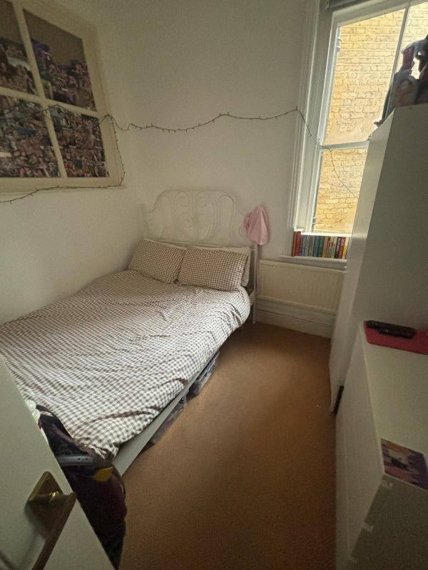 Room Marius Road in Greater London