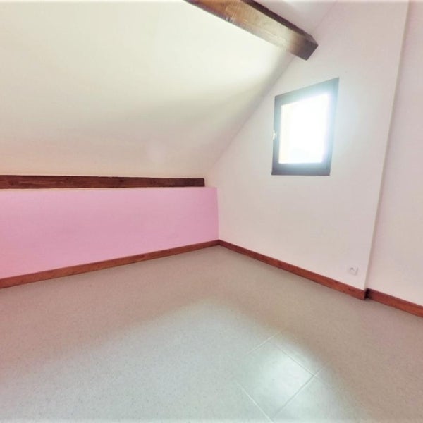 Flat Rue du-Serret in Corps