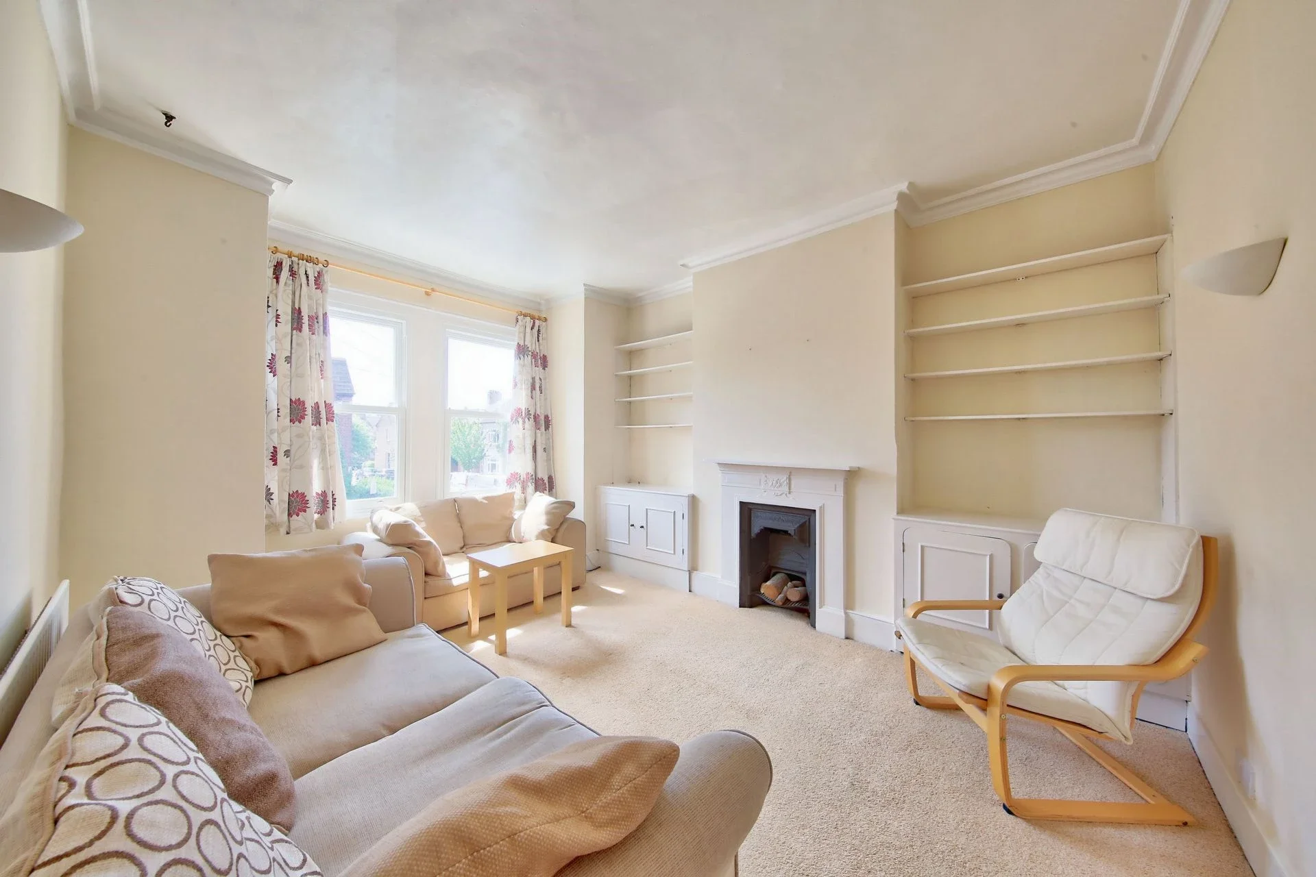 Flat Cargill Road in Greater London