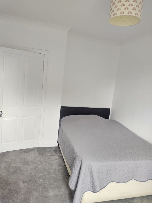 Room Carnock Road in Glasgow