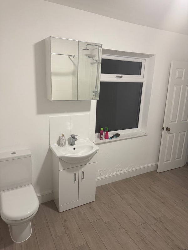 Room Muswell Hill Road in Greater London