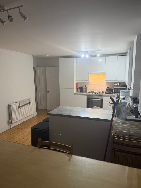 Room Muswell Hill Road in Greater London