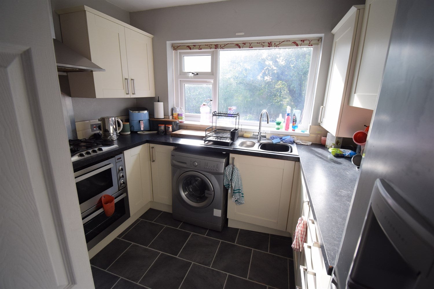 Flat Fairwood Road in Cardiff