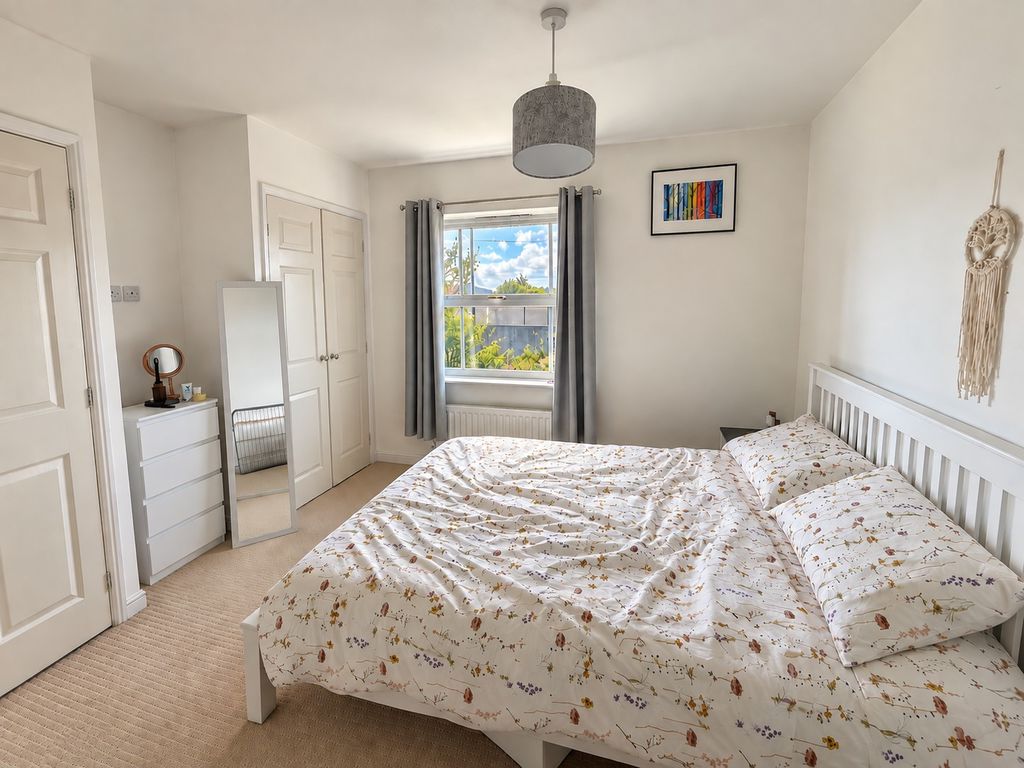 Flat Fenwick Close in Washington