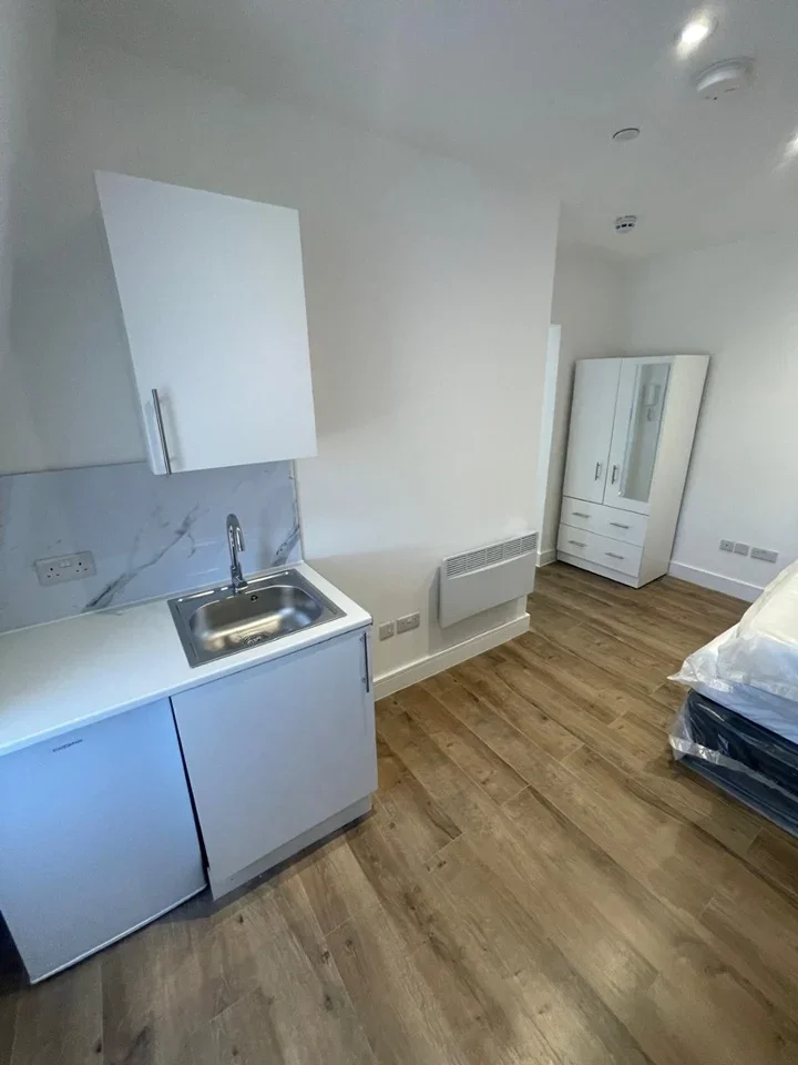 Room North Road in Greater London