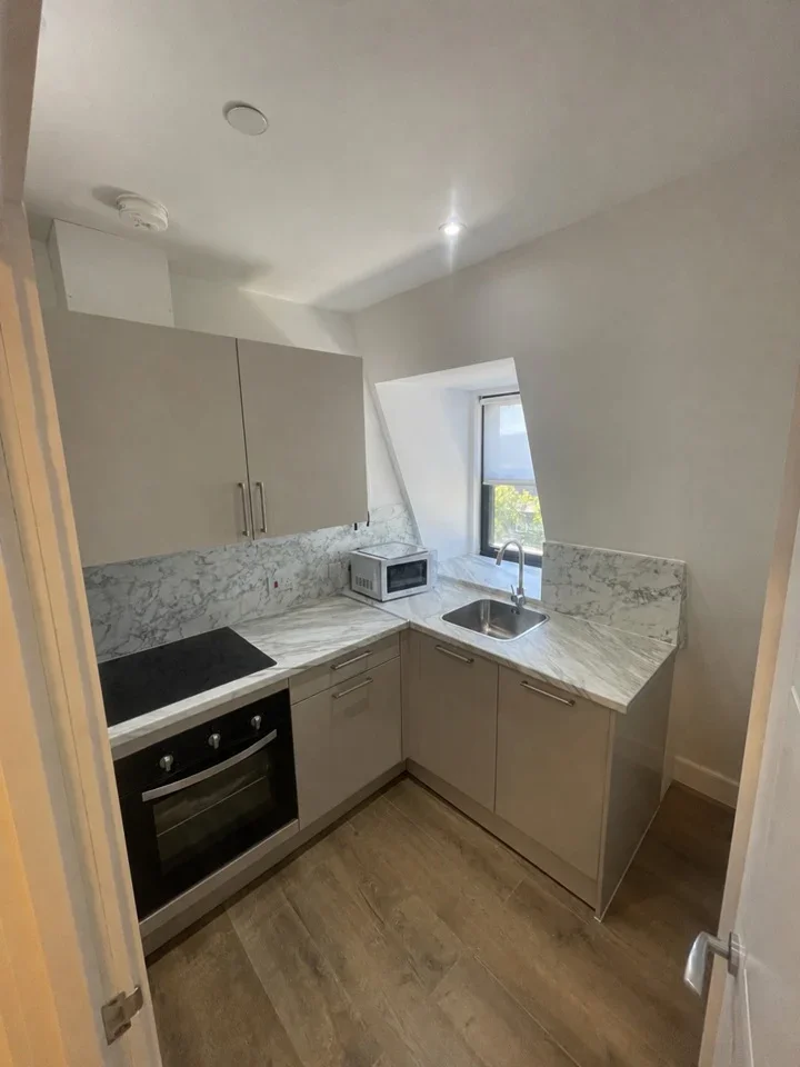 Room North Road in Greater London