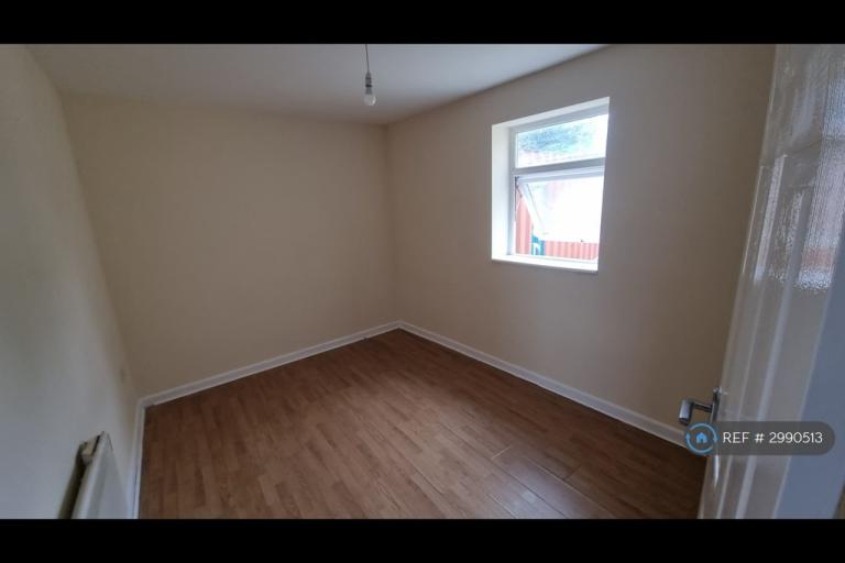 Flat Spalding Road in South Holland