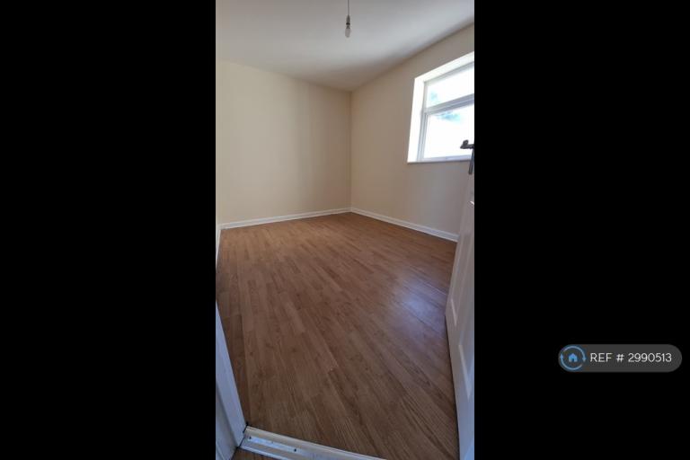 Flat Spalding Road in South Holland
