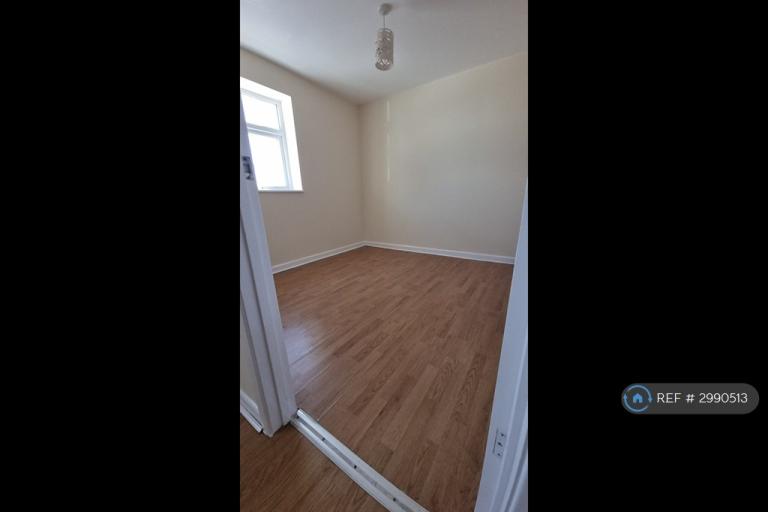 Flat Spalding Road in South Holland