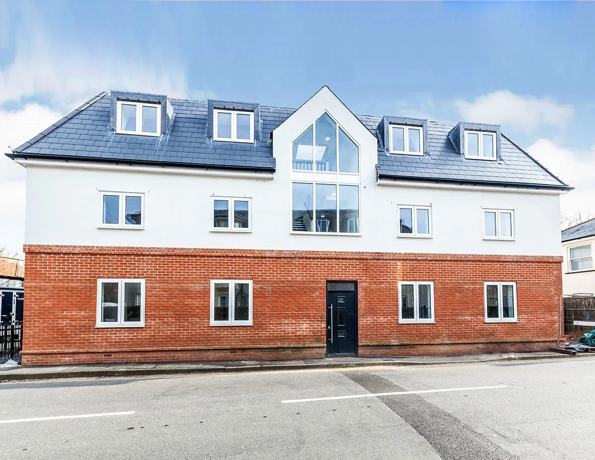 Flat Rusham Road in Borough of Runnymede