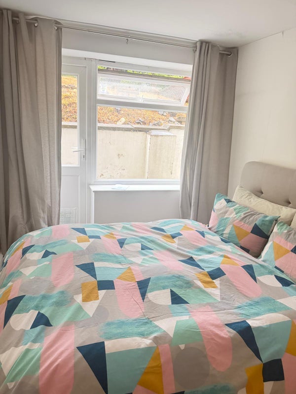 Room Thicket Road in Greater London
