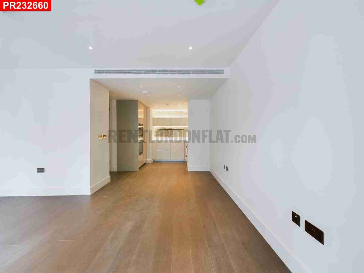 Flat Silver Road in Greater London