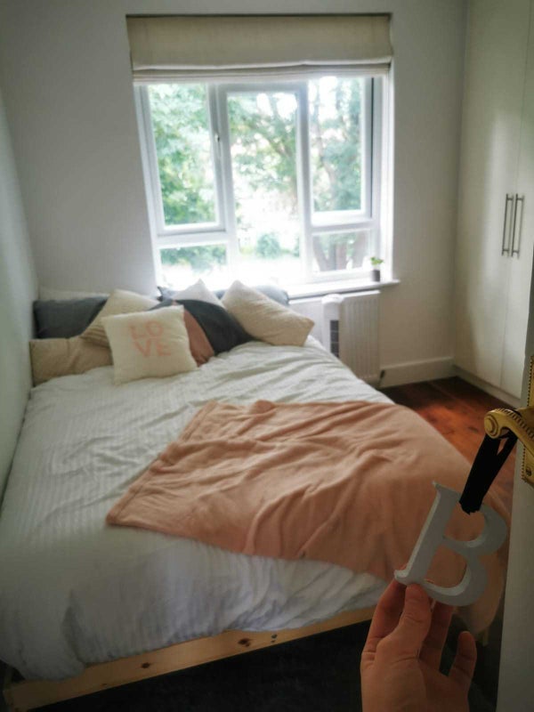 Room Heyford Avenue in Greater London