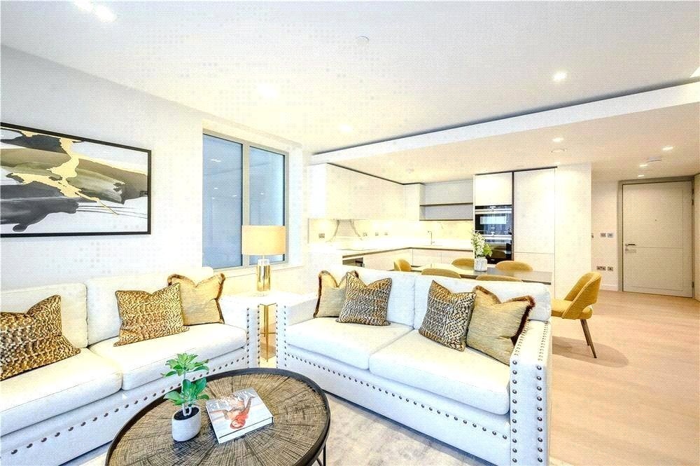 Flat Bollo Bridge Road in Greater London