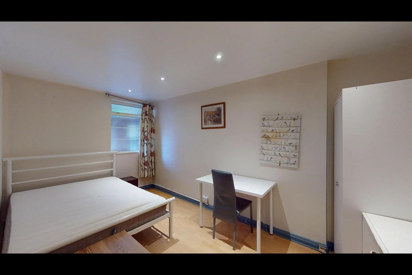 Flat Edith Villas in Greater London