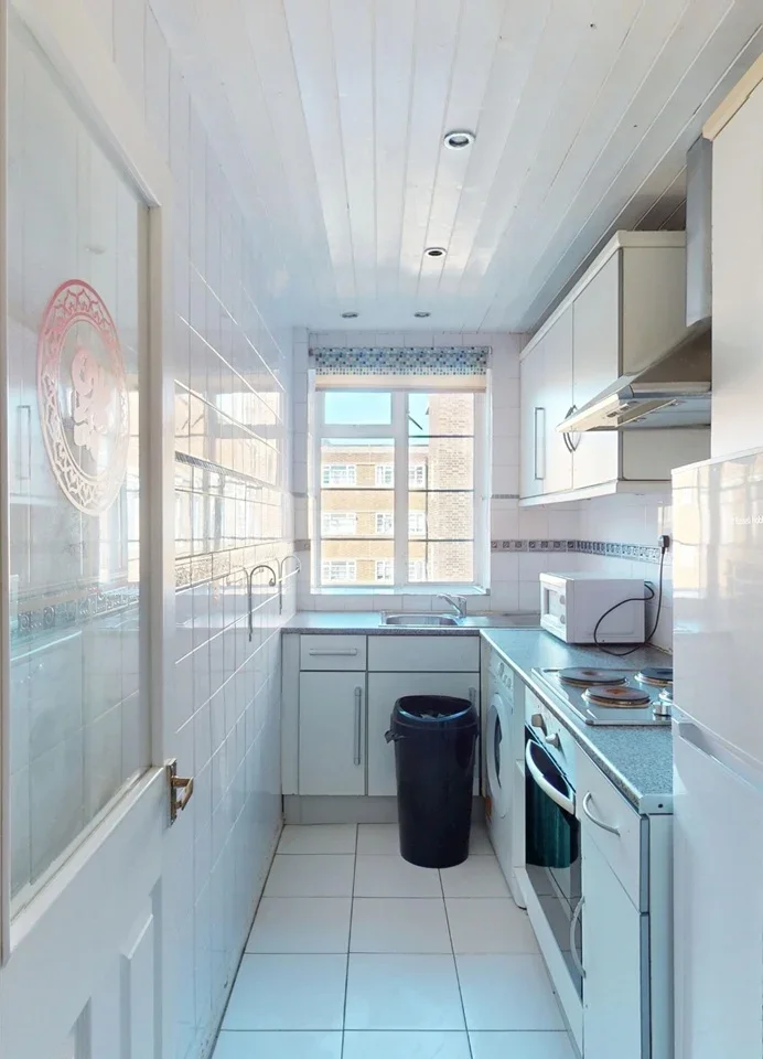 Flat Edith Villas in Greater London