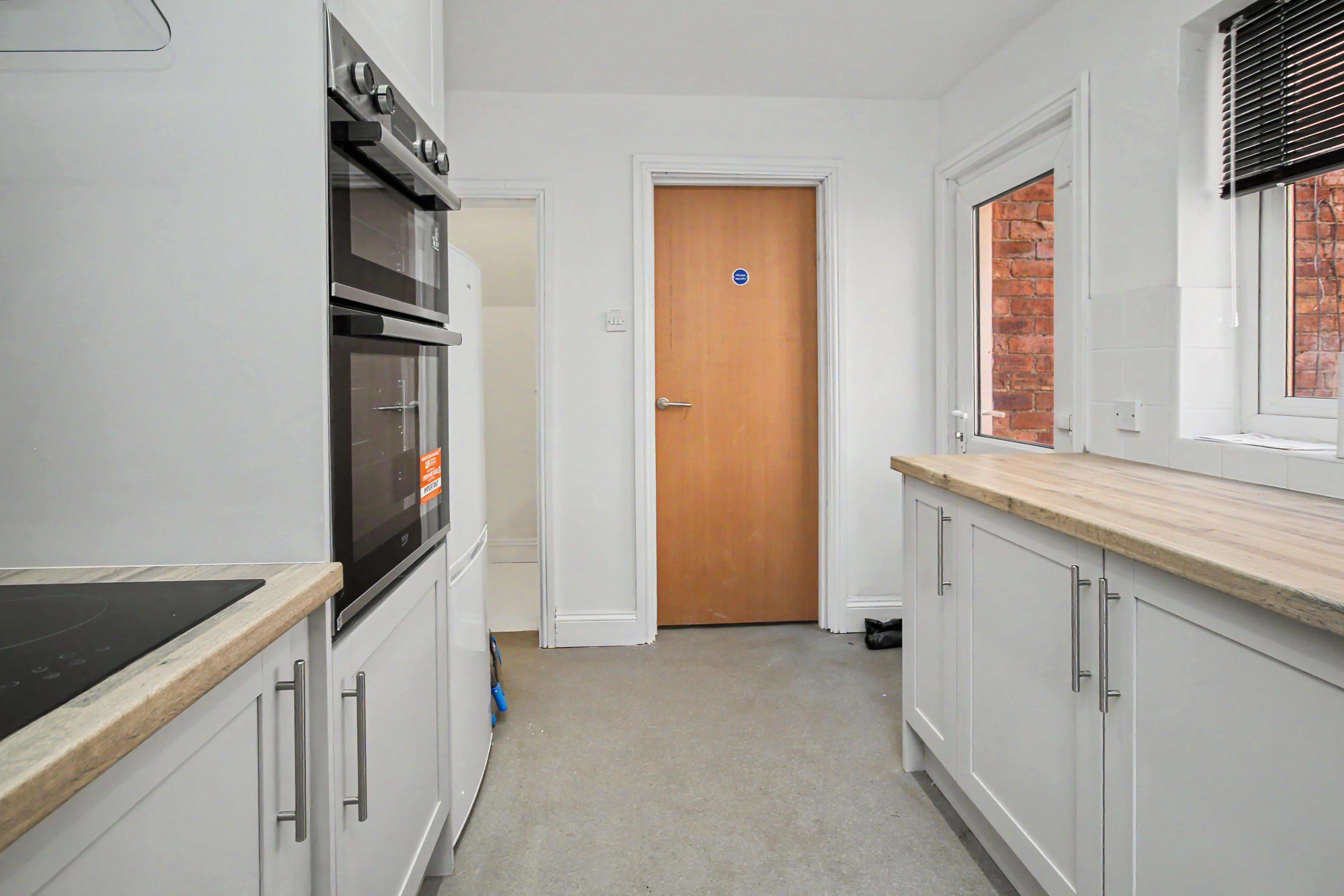 Room Crown Street in Kettering