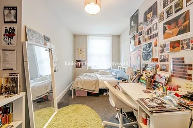 Flat Cobourg Road Estate in Greater London