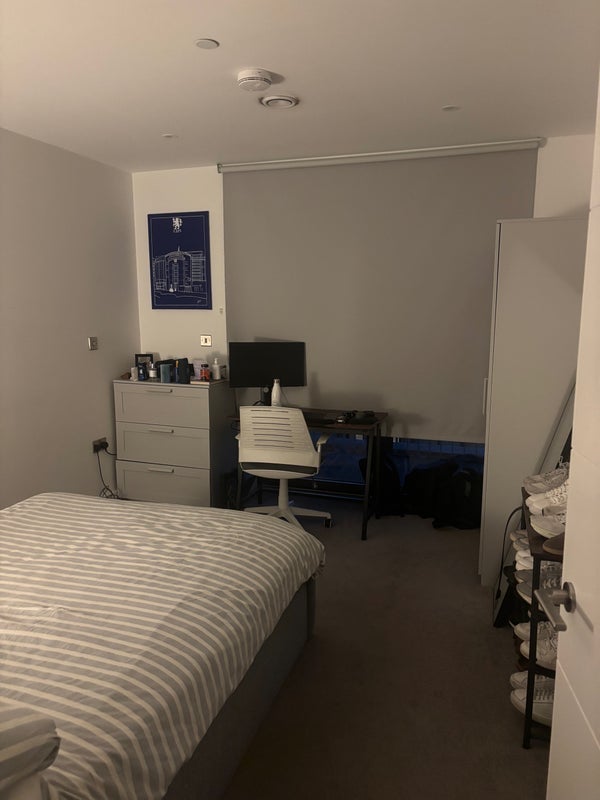 Flat Clapham Road in Greater London