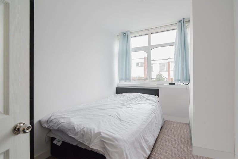 Room Mirror Path in Greater London