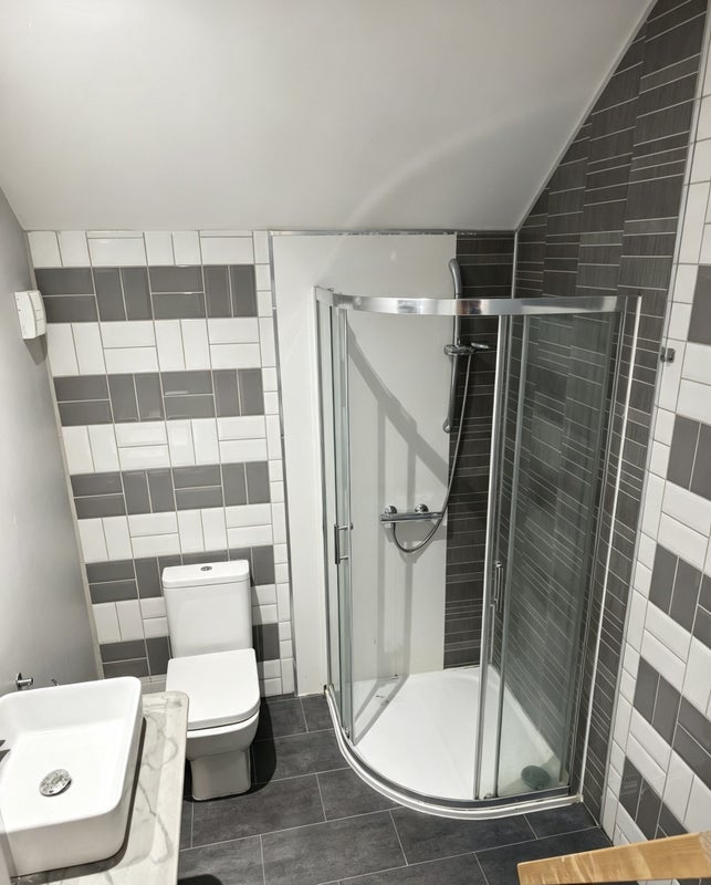 Room Ings Road in Leeds