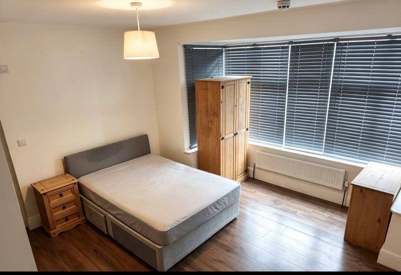 Room Ings Road in Leeds