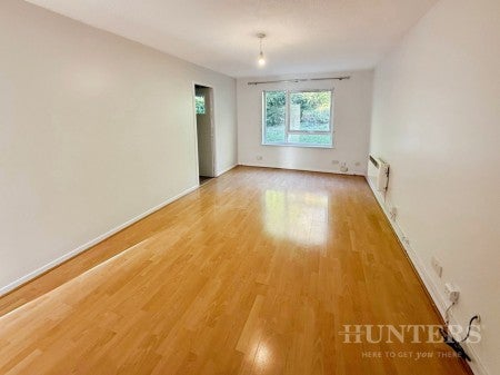 Flat Montana Close in Greater London