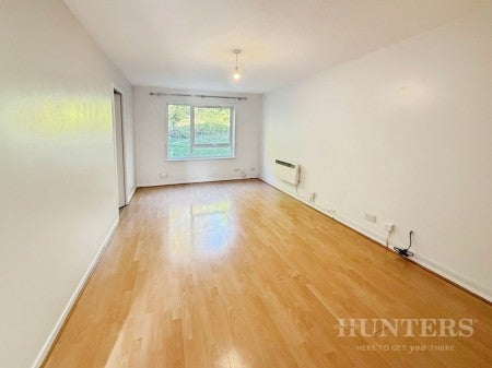 Flat Montana Close in Greater London