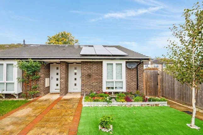 Room Southwood Close in Greater London