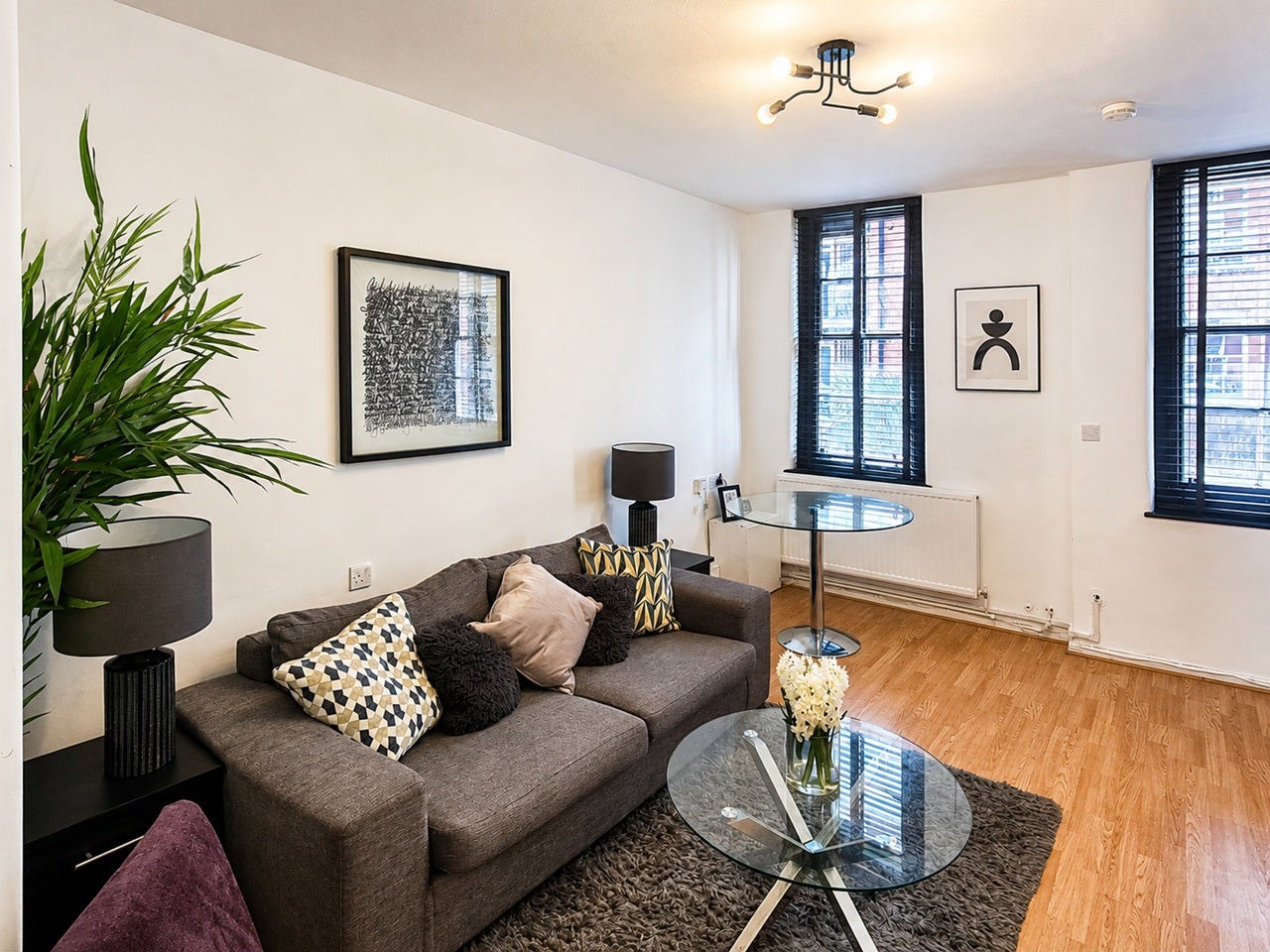 Flat Webber Row in Greater London