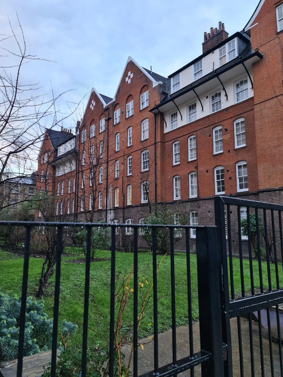 Flat Webber Row in Greater London