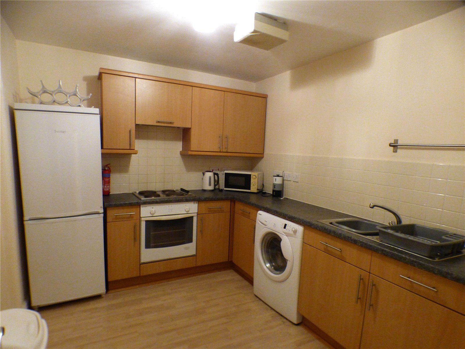 Room Whiteoak Road in Manchester
