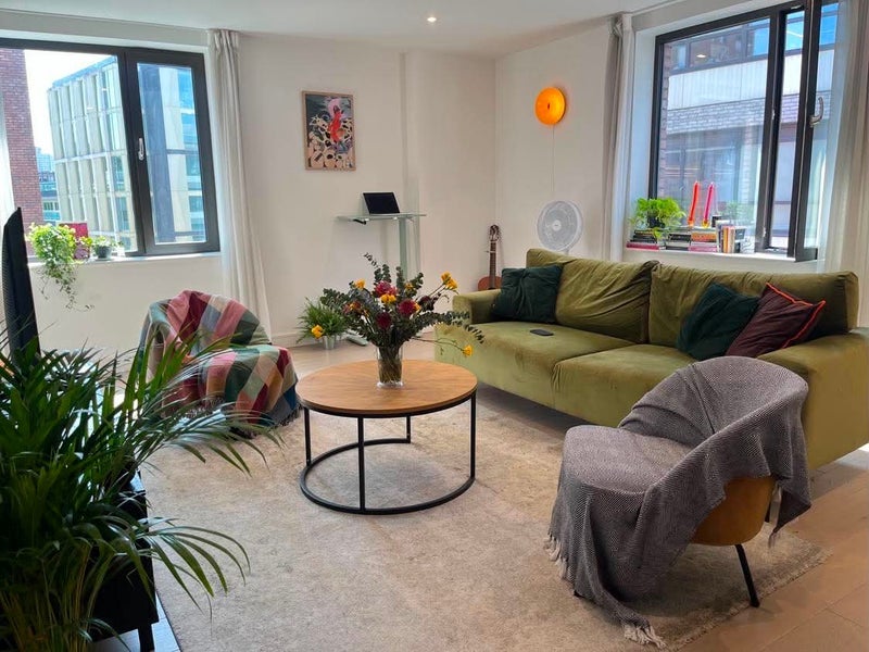Room Cremer Street in Greater London