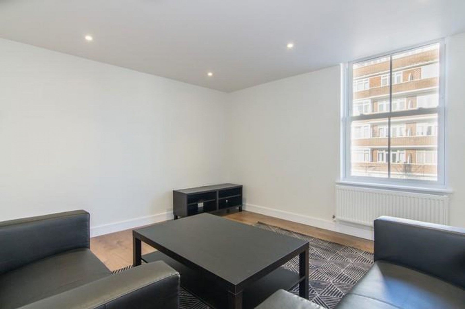 Flat Upper Richmond Road in Greater London