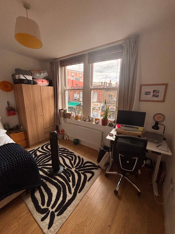 Room Coldharbour Lane in Greater London