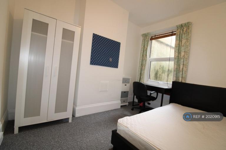 Room Osborne Road in Brighton