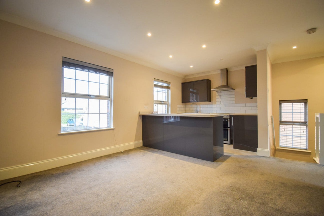 Flat Lower Gungate in Tamworth