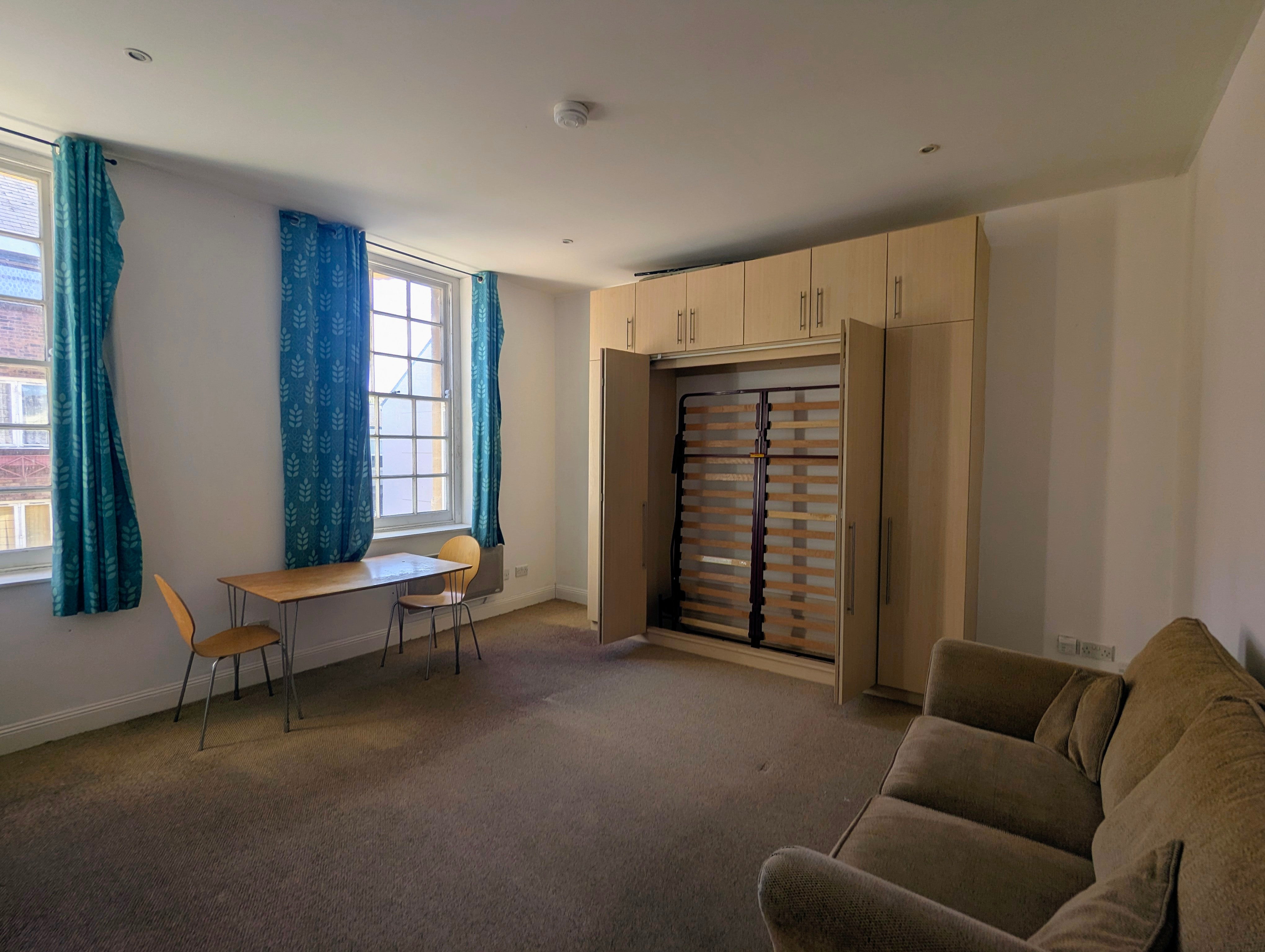 Flat Cambrian Place in Swansea
