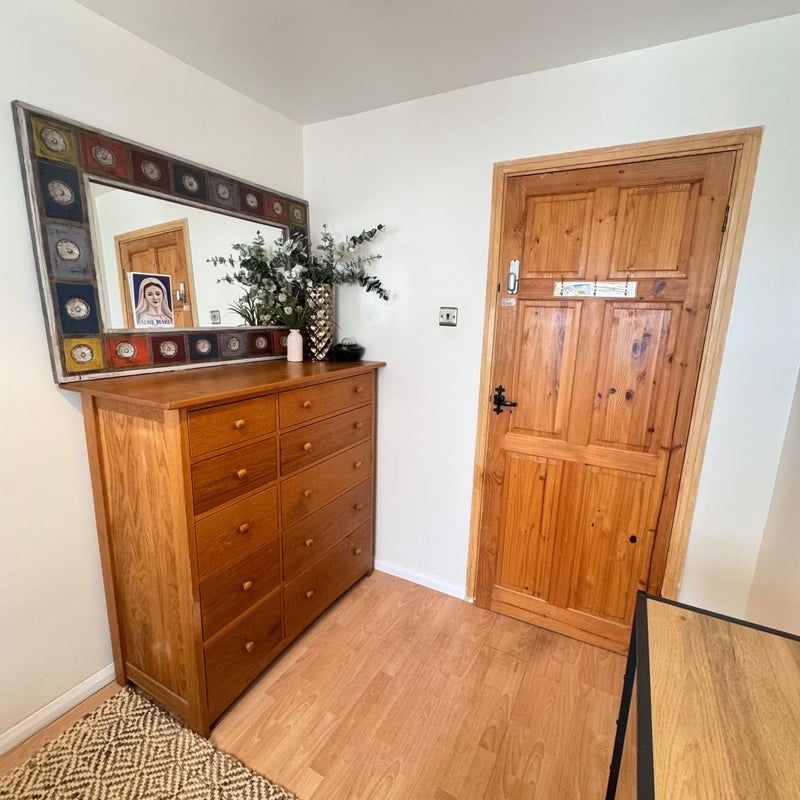 Room Pope Road in Greater London