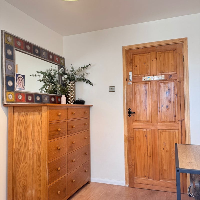 Room Pope Road in Greater London