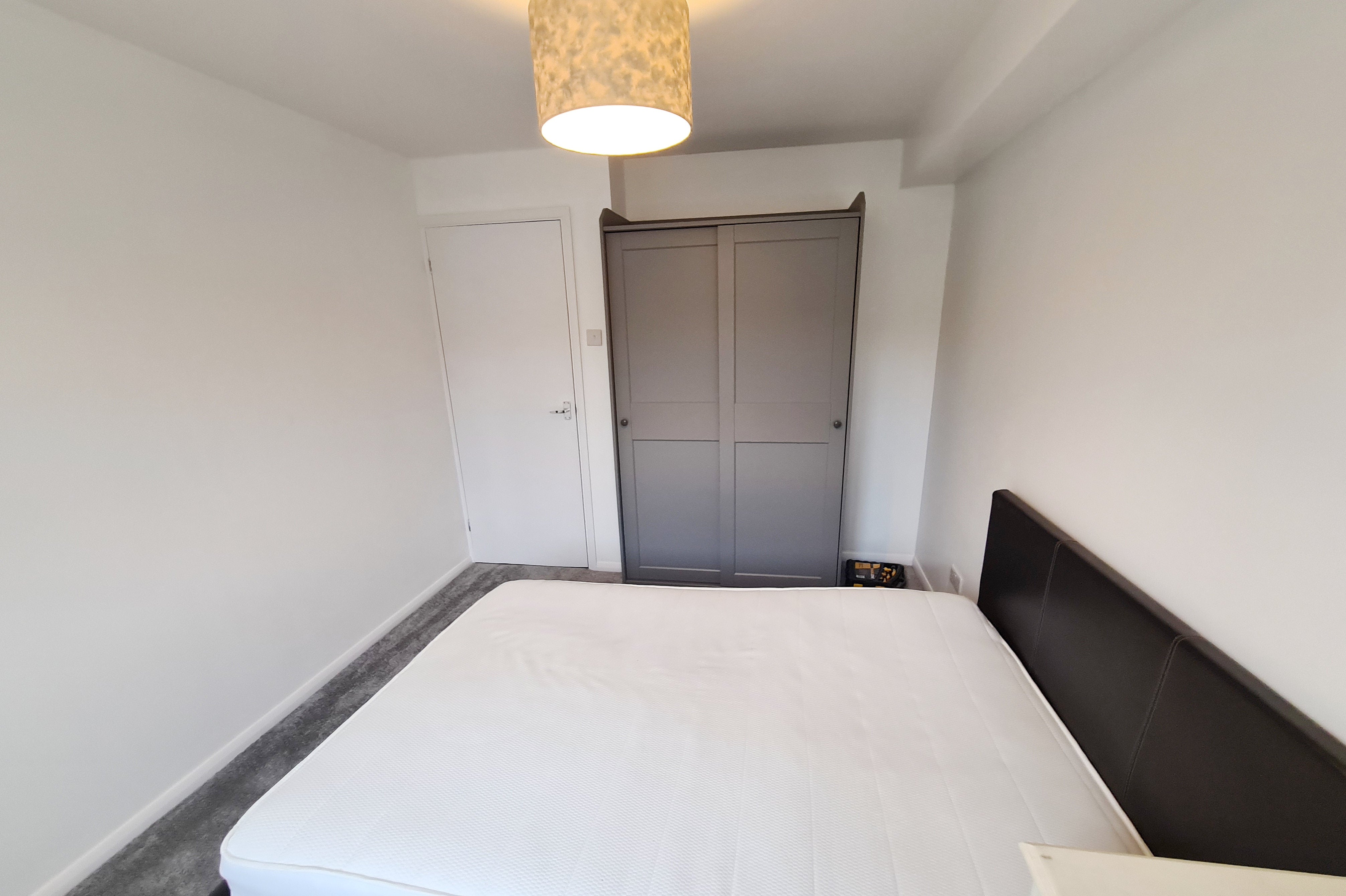 Flat Ruston Road in Greater London