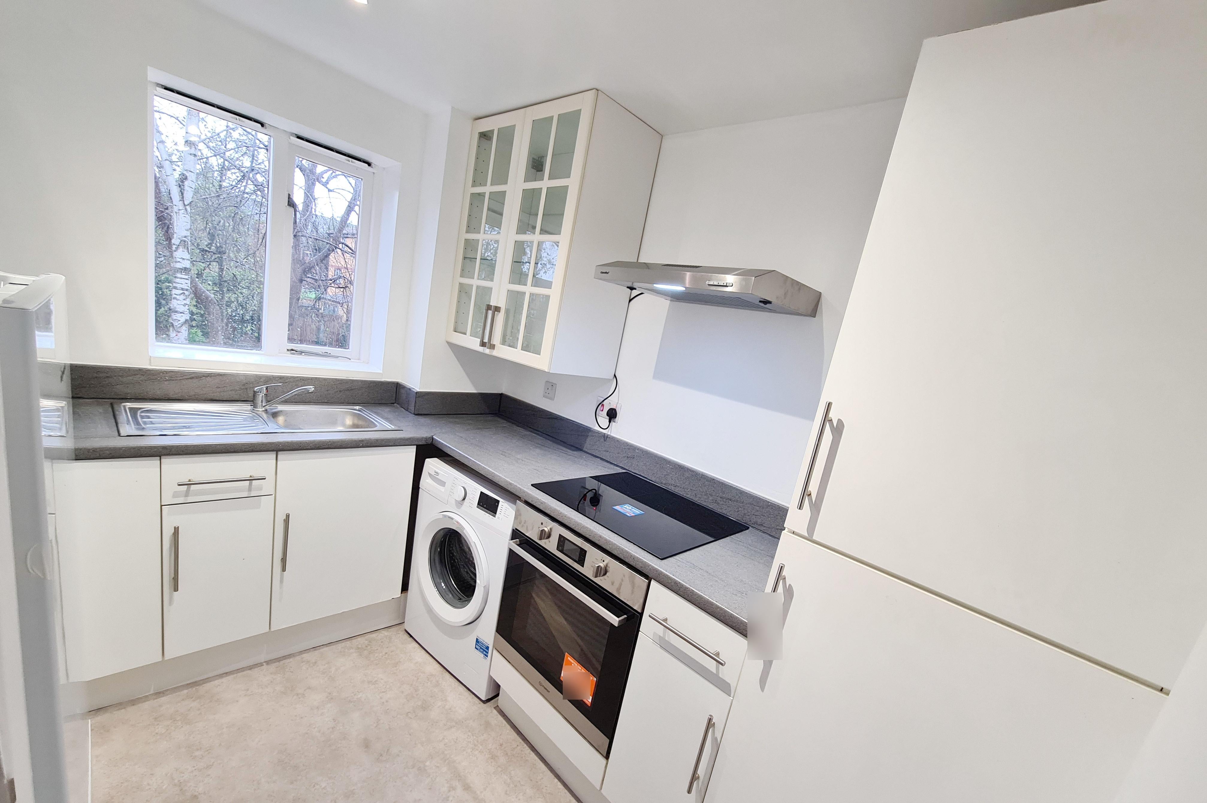 Flat Ruston Road in Greater London